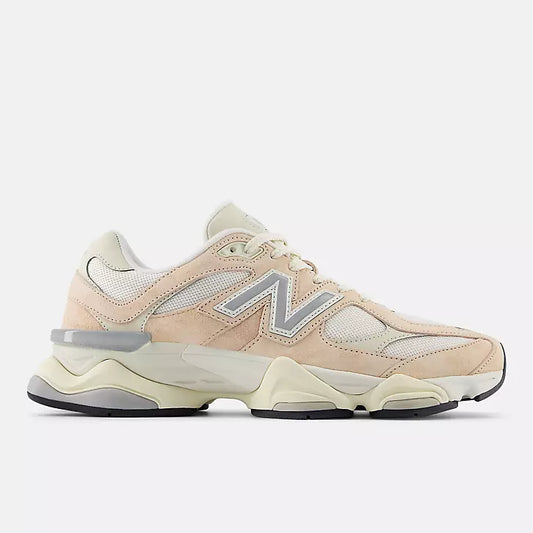 New Balance 9060 :  :  Vintage rose with sea salt and silver metalic